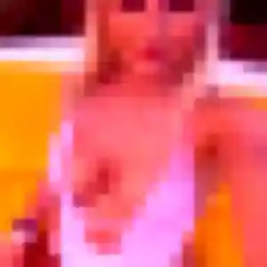 Anne-Marie (21 ans) à Bédarrides propose une rencontre ce soir