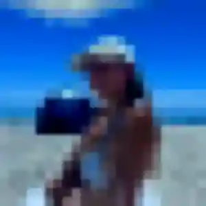 Contacte Augustine, 22 ans à Bonne en t'inscrivant