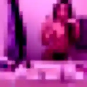 Ariane, 19 ans, en ligne à Chambéry pour une rencontre coquine