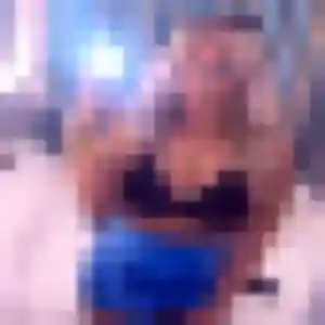 Clementine, 27 ans, en ligne à Cranves-Sales pour un rencontre sexe
