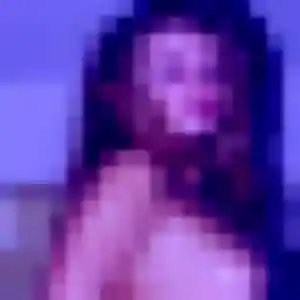 Contacte Nolwenn, 33 ans à Jacob-Bellecombette en privé