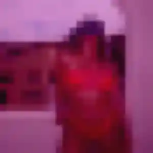 Chloe (21 ans) à Jouques cherche une rencontre rapidement