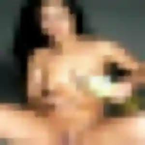 Zephyrine, 37 ans, en ligne à Roques pour une rencontre coquine