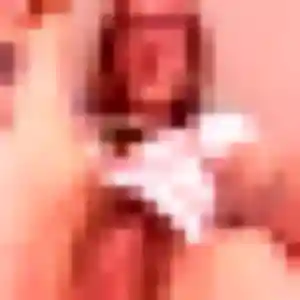 Photo privée de Leila, 30 ans à Saint-Geniès-de-Malgoirès - plan discret