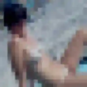 Découvre Malika, 33 ans à Toulon en privé