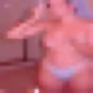 Leonore, femme de 20 ans propose rencontre sexe à Valras-Plage